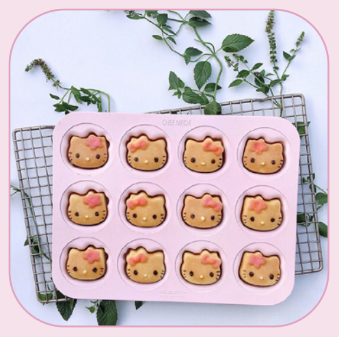 Hello Kitty Silicone 12 Cup Cake Pan
