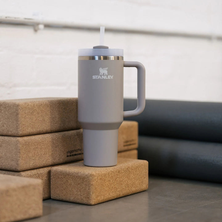 Stanley The Quencher H2.0 FlowState Tumbler 40 OZ - Ash