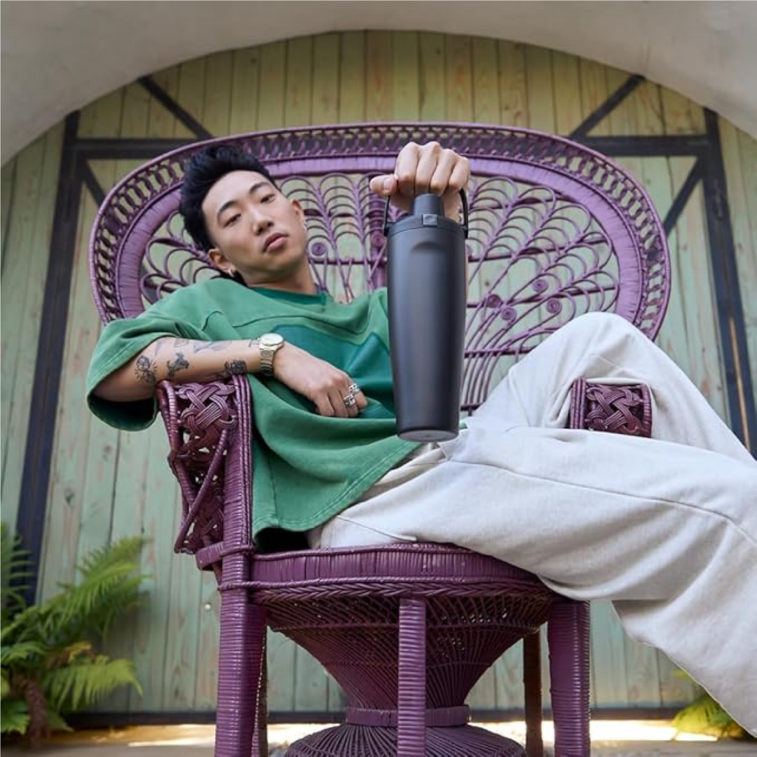 Owala Insulated FreeSip Sway Drink Bottle - 890ml - Very, Very Dark