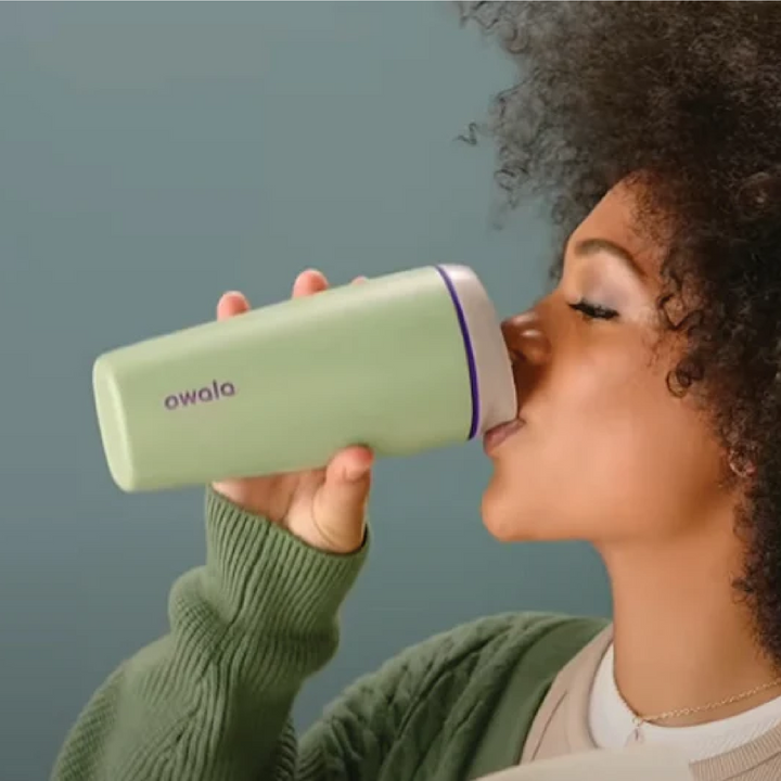 Owala Insulated SmoothSip Slider Travel Cup - 590ml - Golden Quest